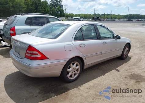 2003 Mercedes-Benz C 240 z USA, uszkodzony, nr VIN WDBRF81J13F404291